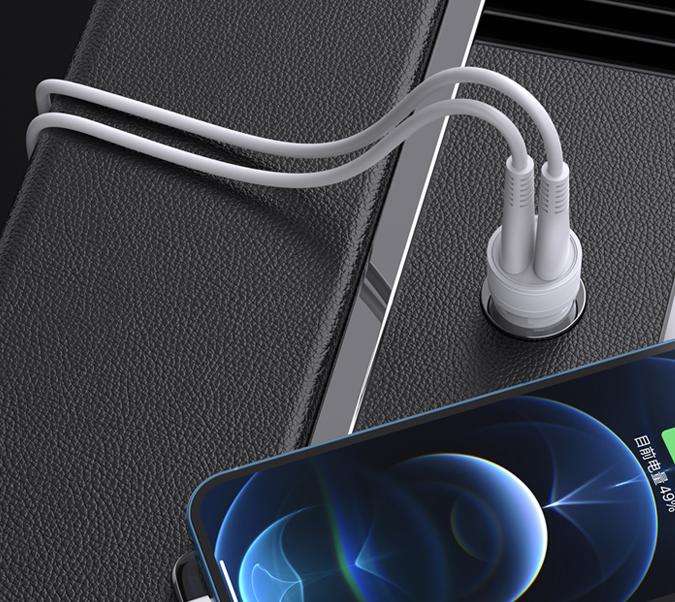 Chargeur de Voiture Double Port 12W charge Rapide